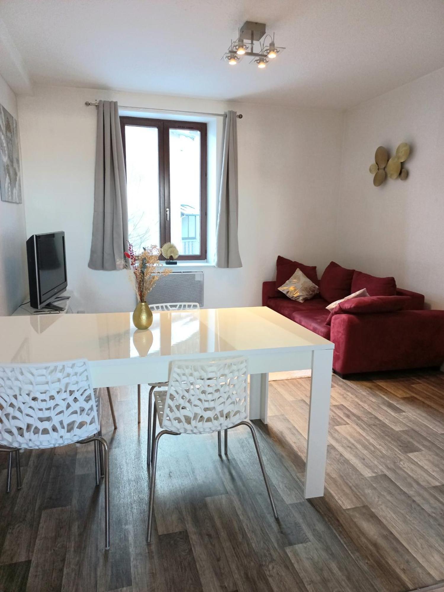 Appartement Les Iris, Au Calme, Proche Du Centre Remiremont Exteriör bild